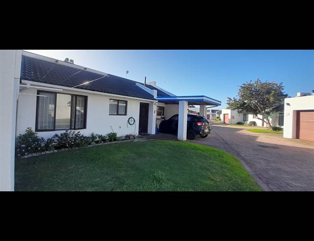 2 BEDROOM TOWNHOUSE FOR SALE IN PARADISE BEACH